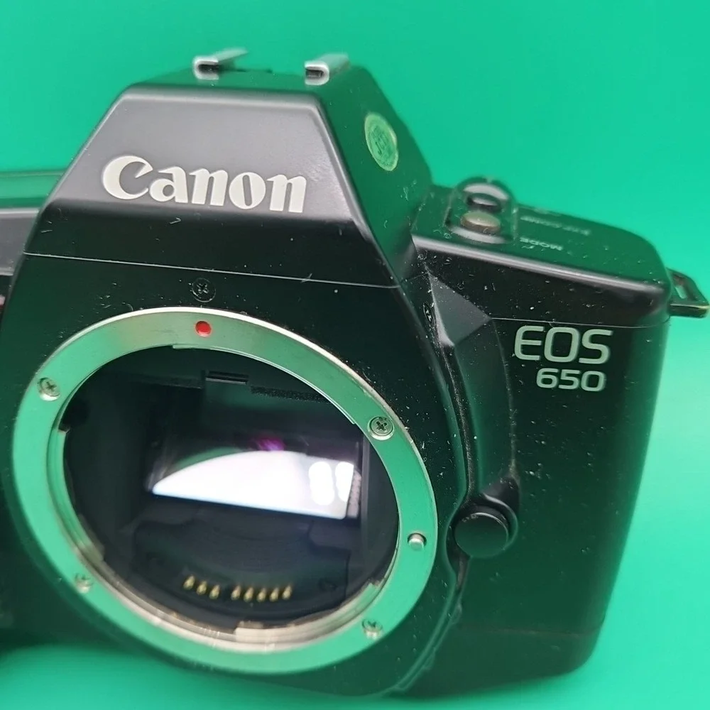 Canon EOS 650 35mm SLR Film Camera Body Only‎ Untested As Is